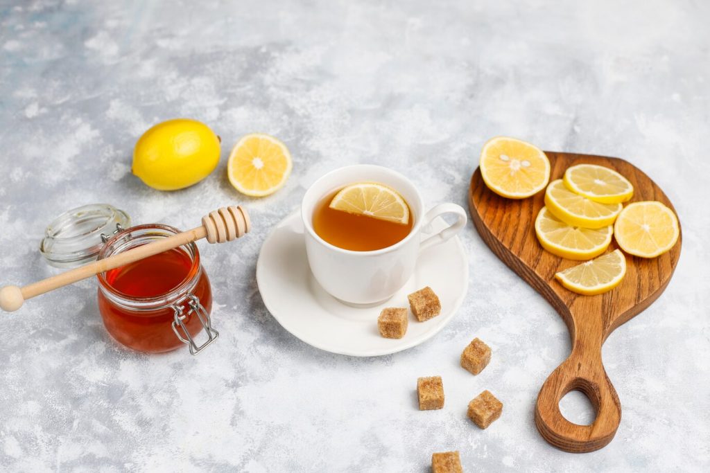 tea with natural lemon